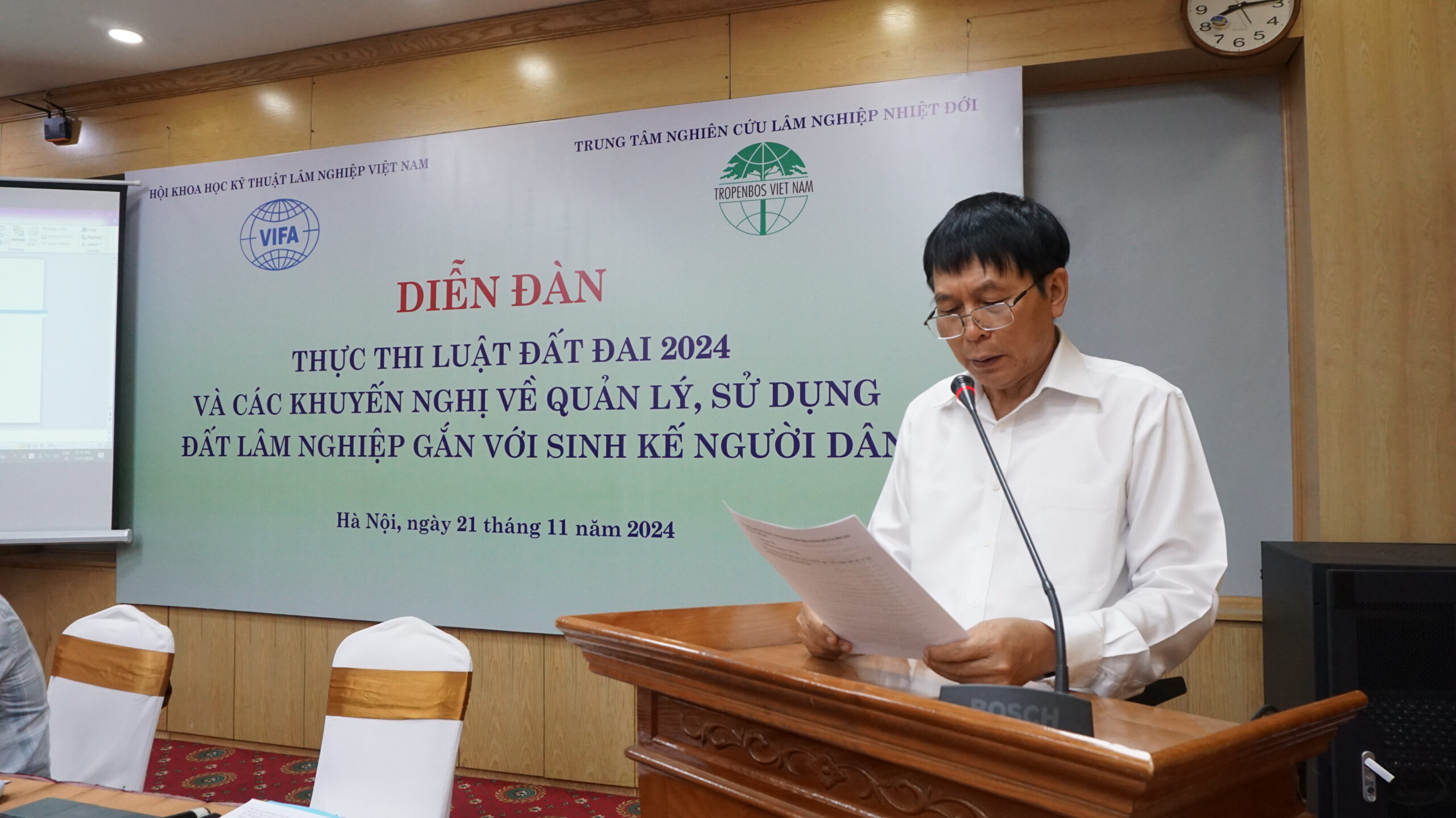 TS Nguyễn Phú Hùng Chủ tịch Hội Khoa học Kỹ thuật Lâm nghiệp ViệtNam phát biểu khai mạc diễn đàn.